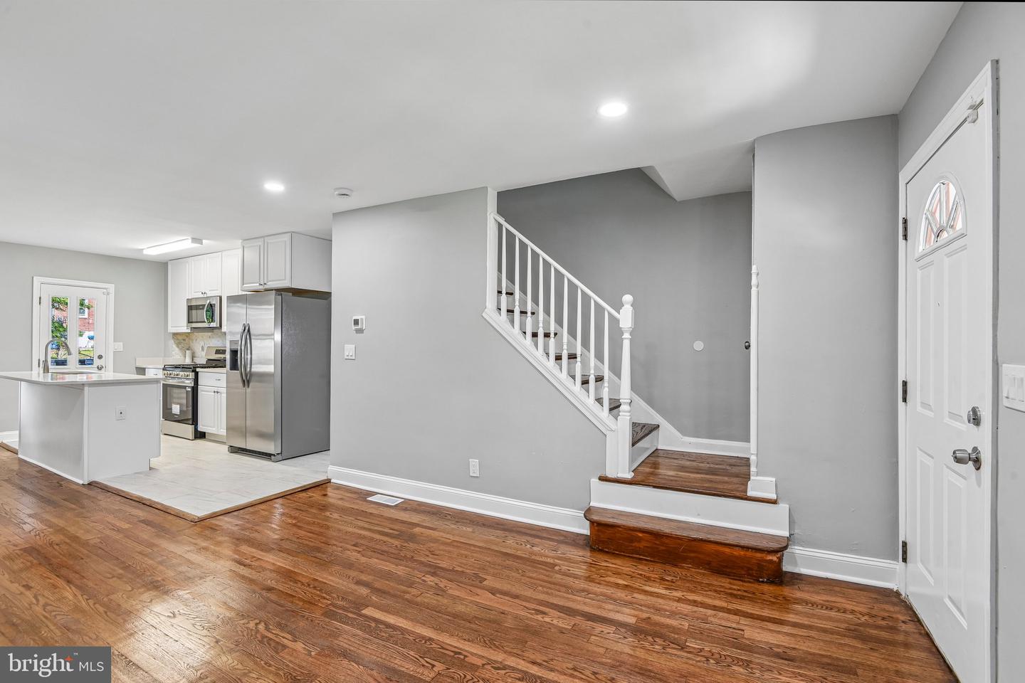 44 N Athol Ave Property Photo 4