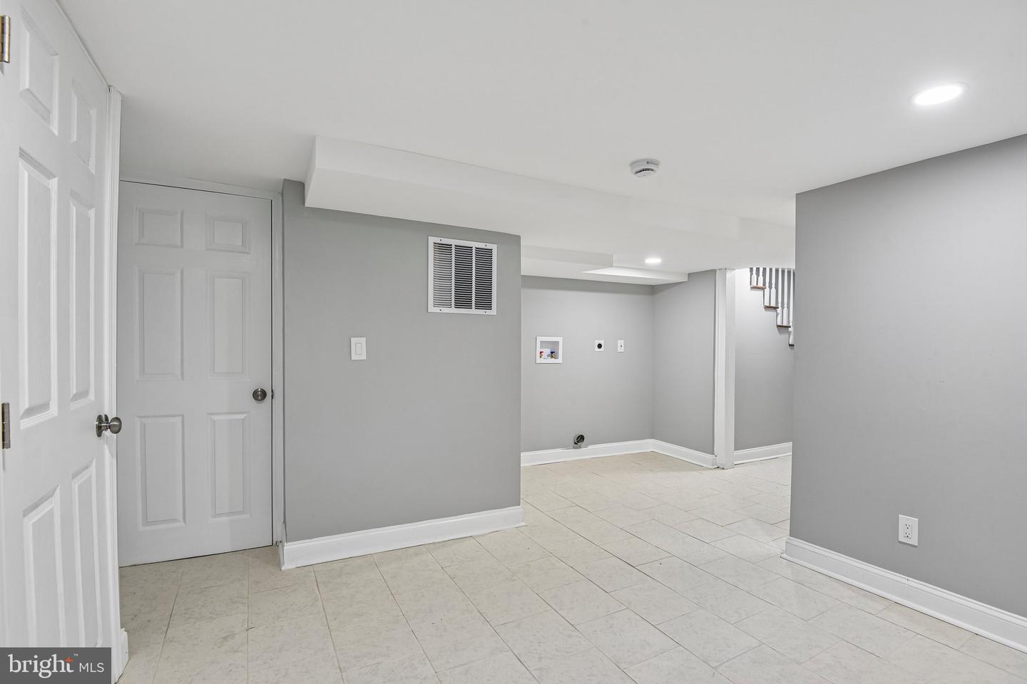 44 N Athol Ave Property Photo 20