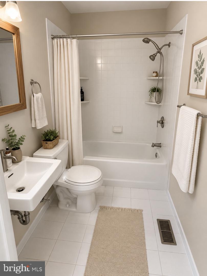 1215 Carroll St Property Photo 5