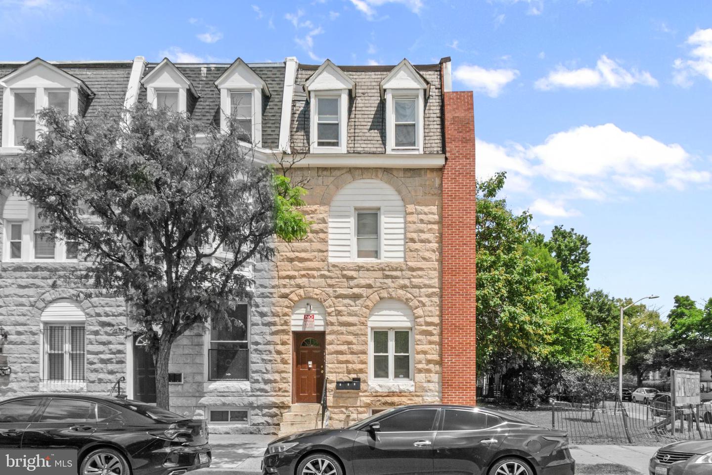 2405 Barclay St Property Photo 25