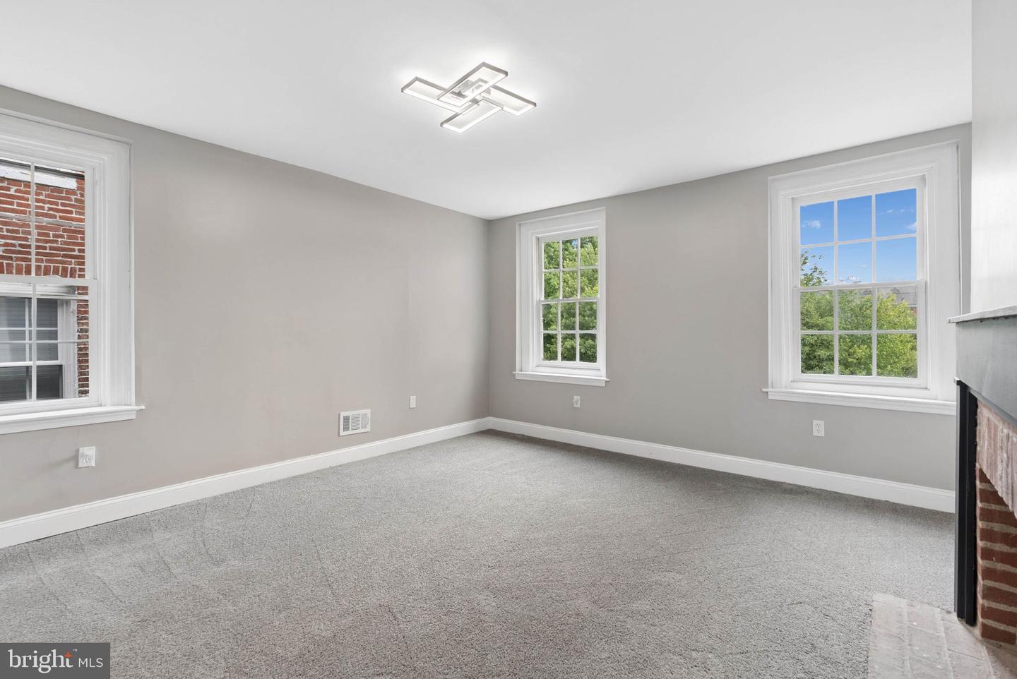 1626 Hollins St Property Photo 25