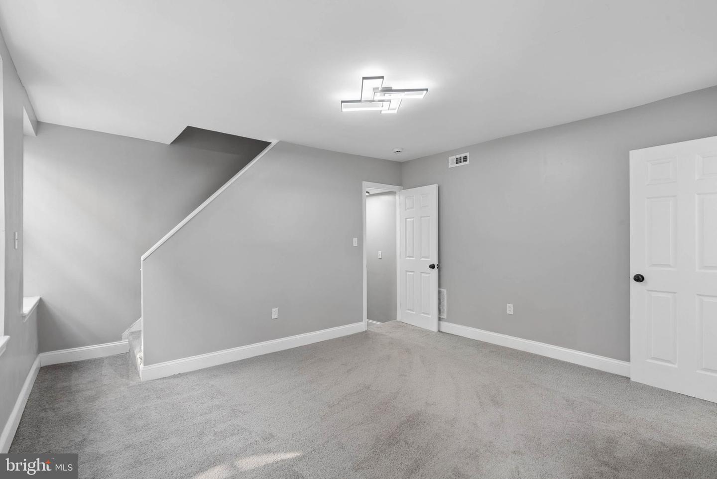 1626 Hollins St Property Photo 28