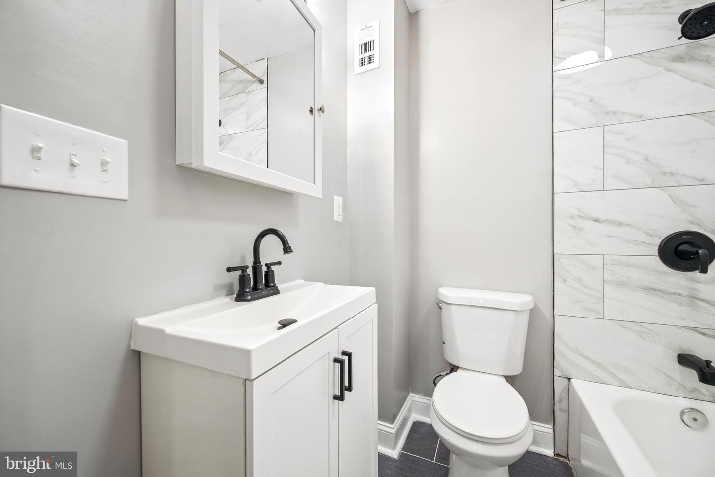 1626 Hollins St Property Photo 31
