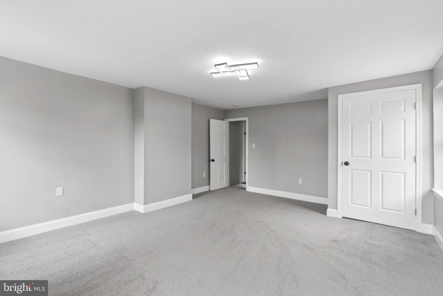1626 Hollins St Property Photo 40