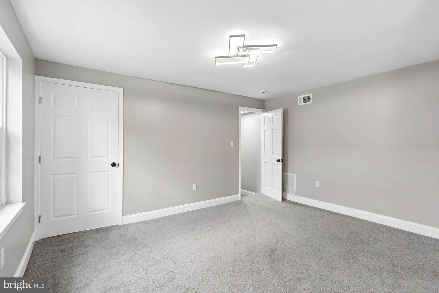 1626 Hollins St Property Photo 41