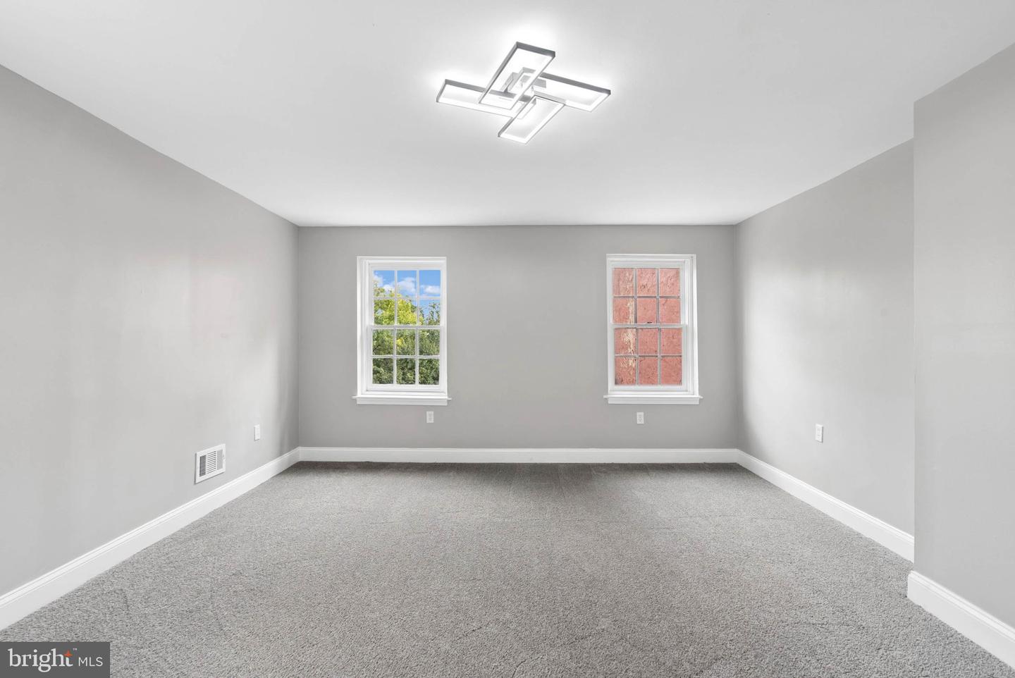 1626 Hollins St Property Photo 47
