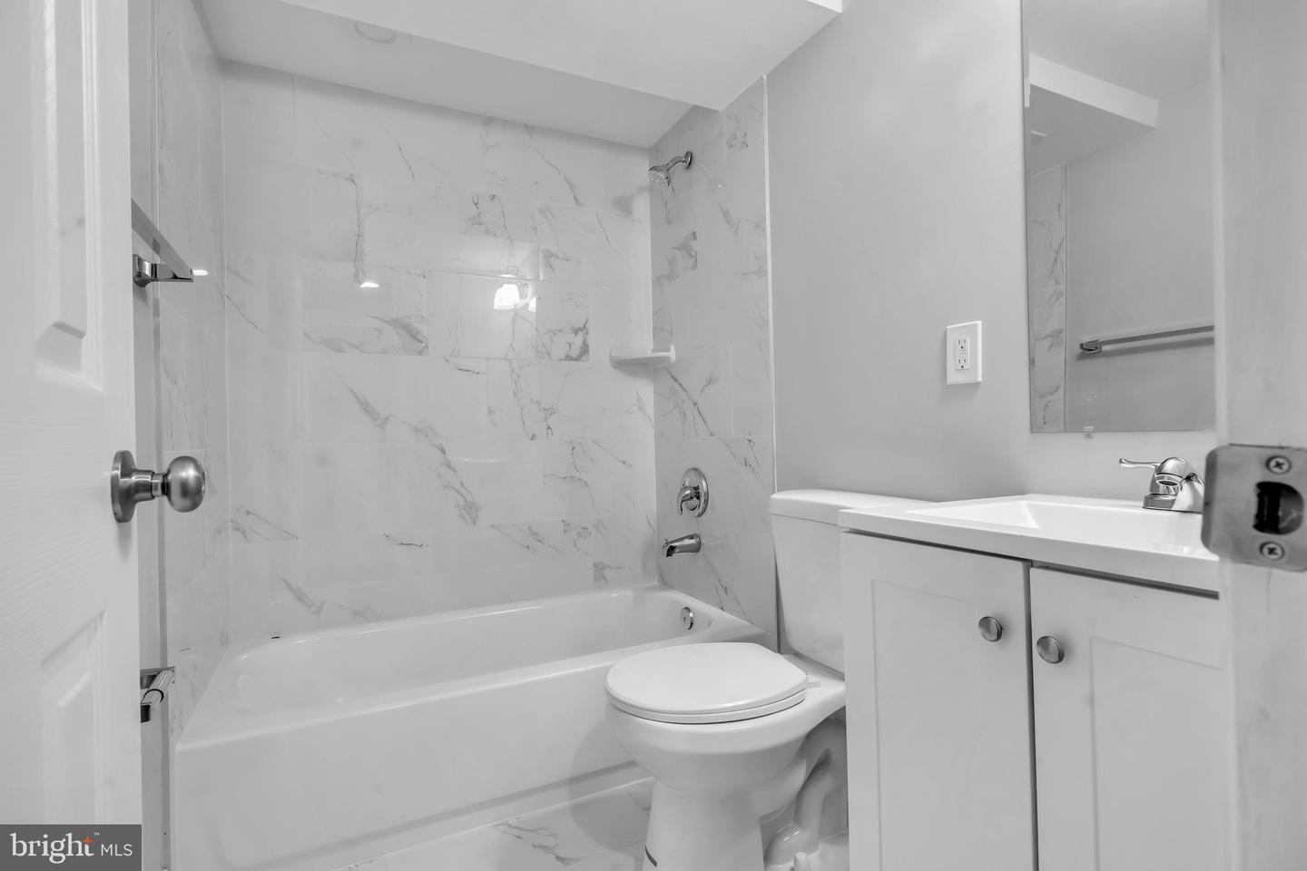 6016 Sefton Ave Property Photo 19
