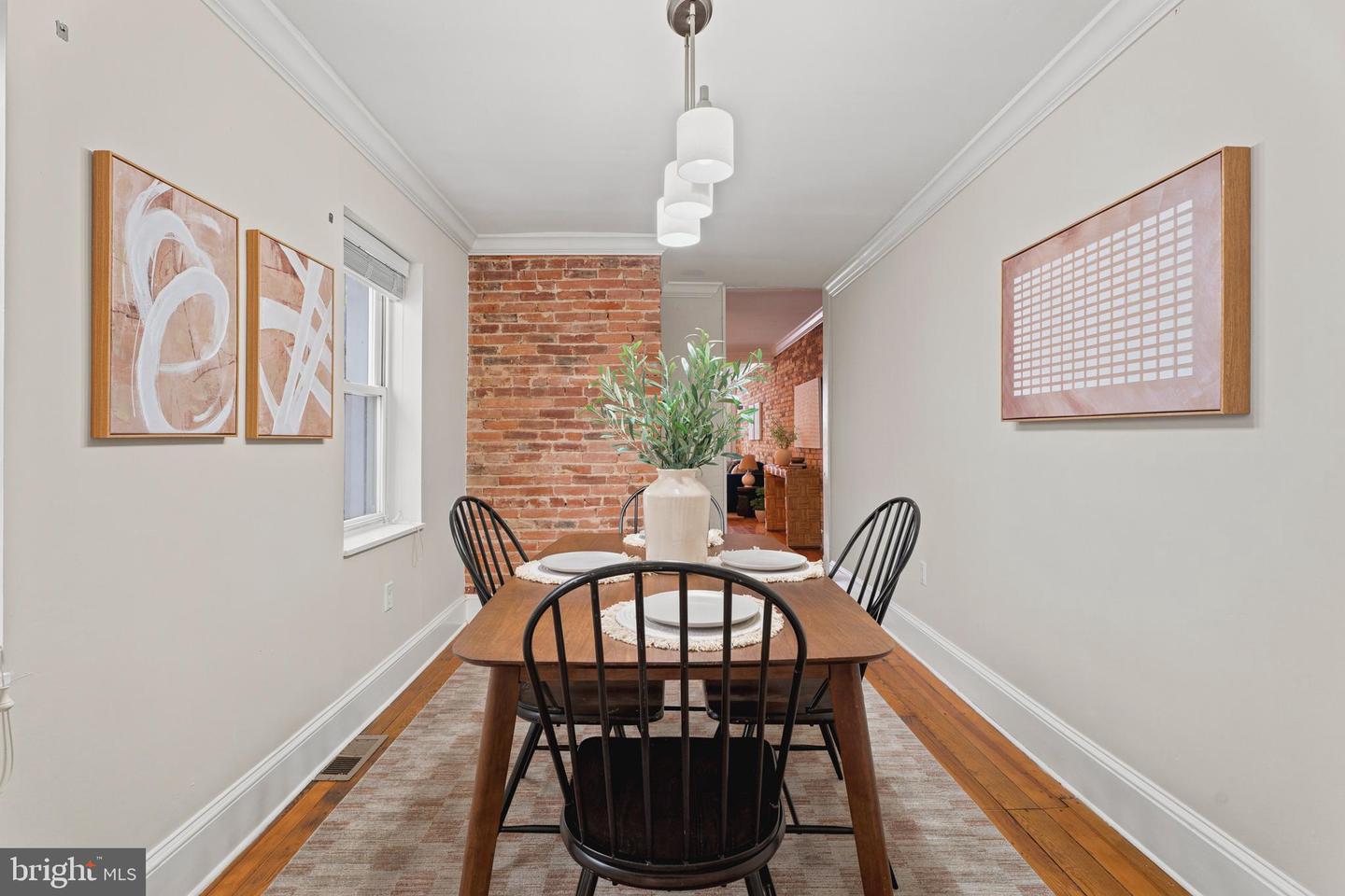 103 E Cross St E Property Photo 10