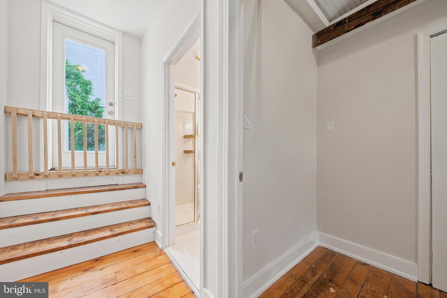 103 E Cross St E Property Photo 28