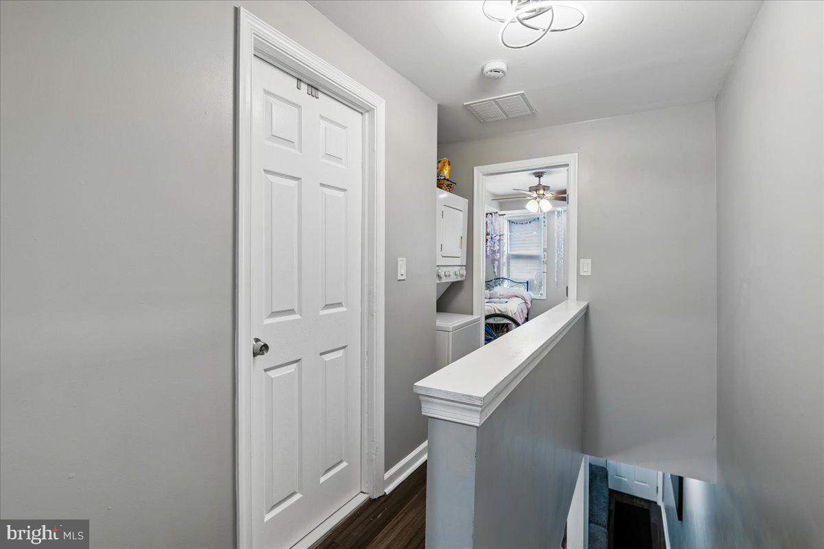 1266 Sargeant St Property Photo 7