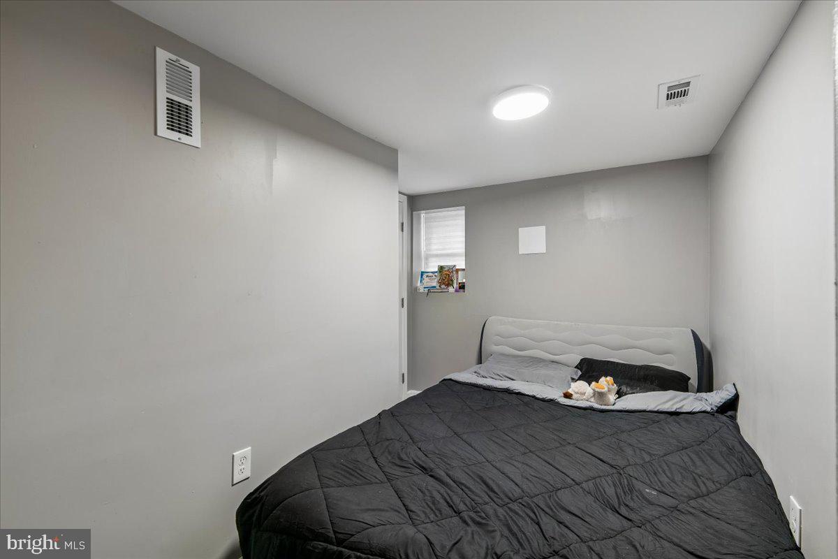1266 Sargeant St Property Photo 12