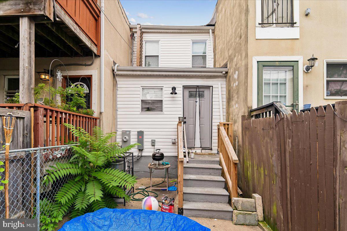 1266 Sargeant St Property Photo 15
