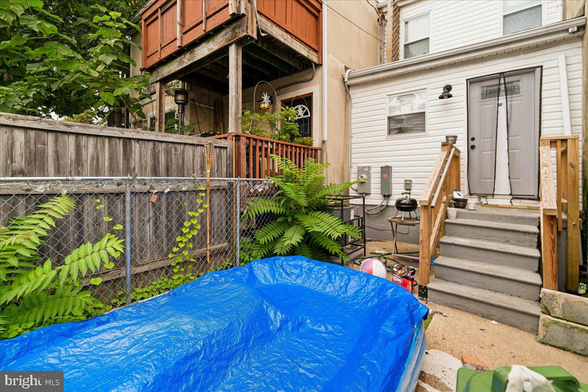 1266 Sargeant St Property Photo 17