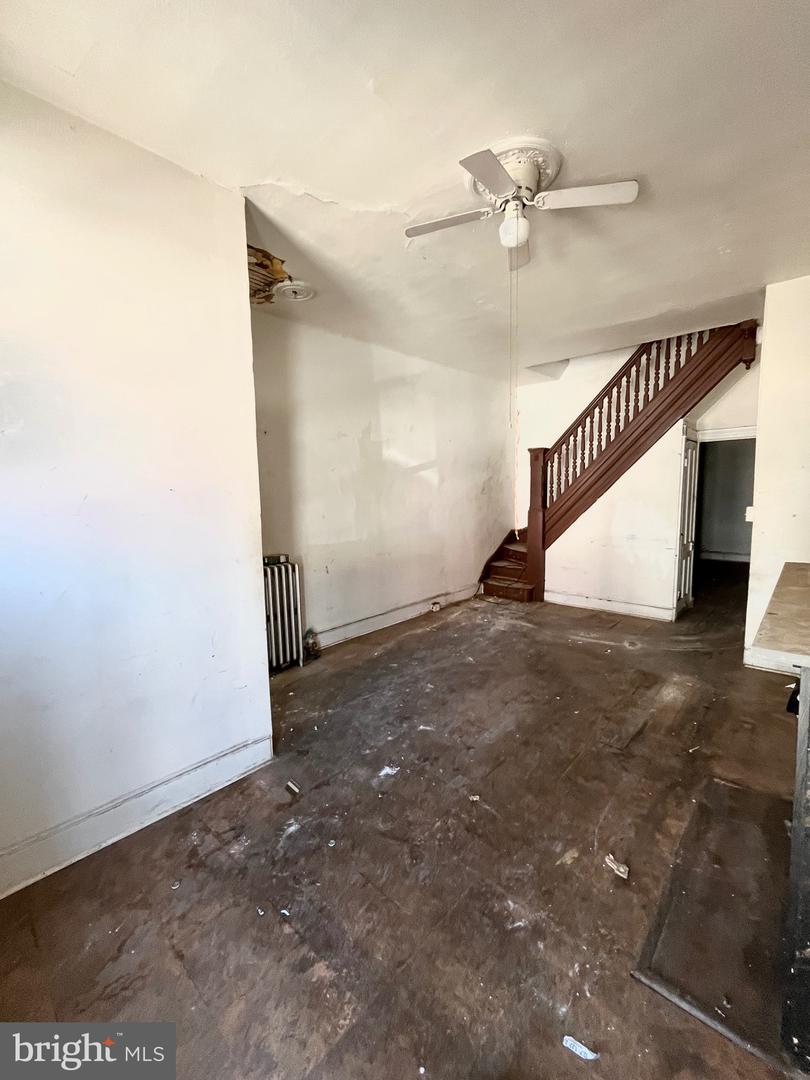 2423 Brentwood Ave Property Photo 2