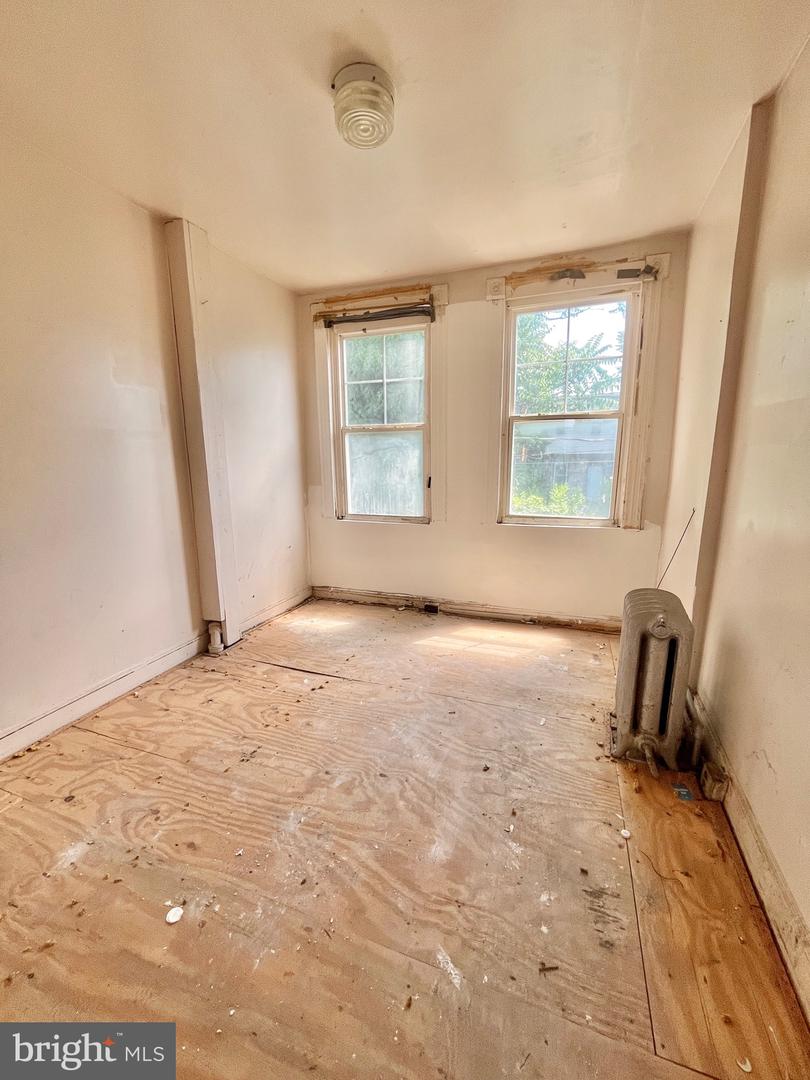 2423 Brentwood Ave Property Photo 5