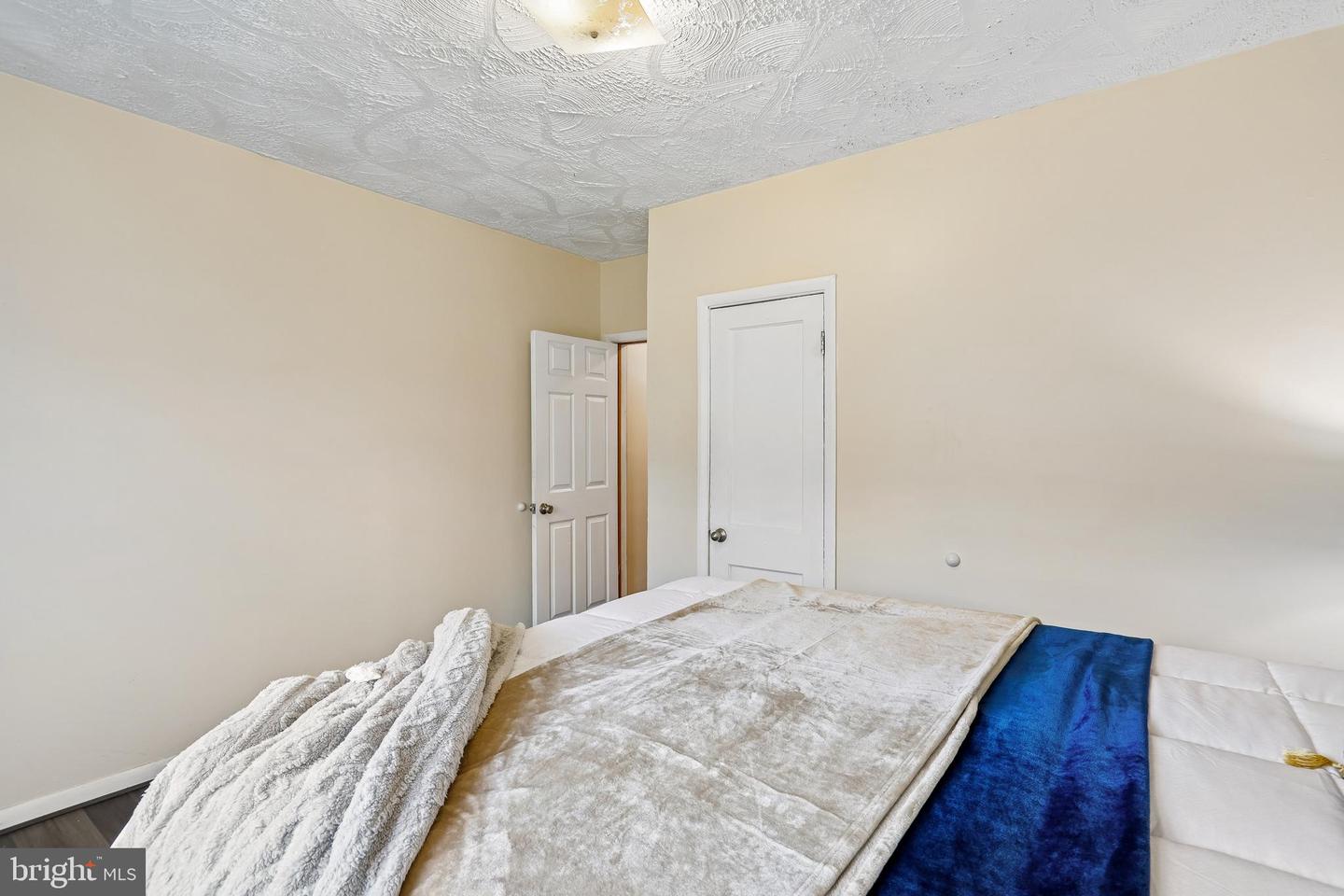 147 Denison St Property Photo 16