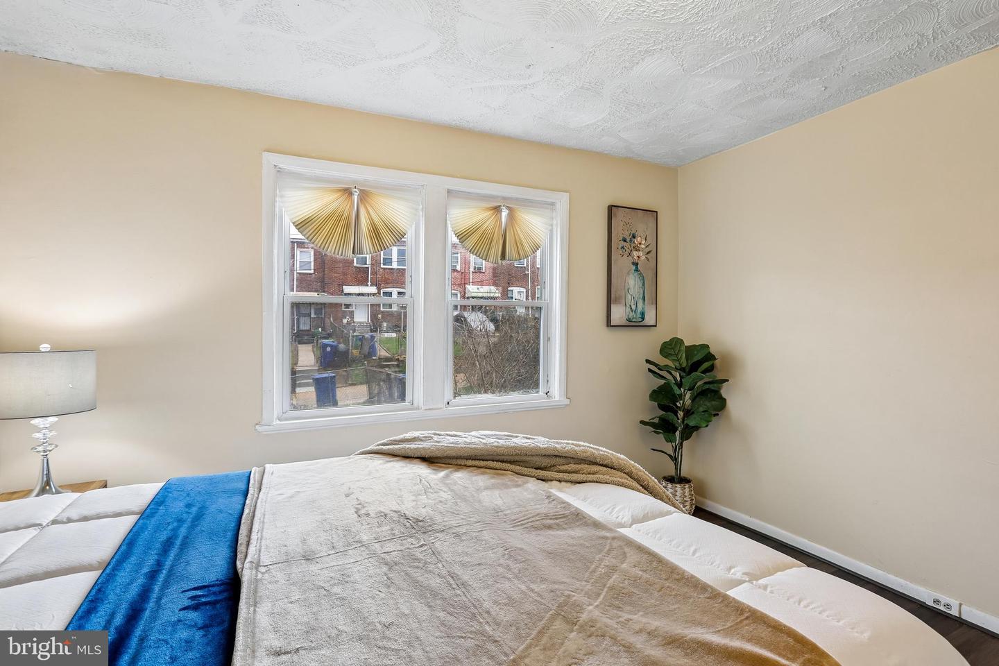 147 Denison St Property Photo 17
