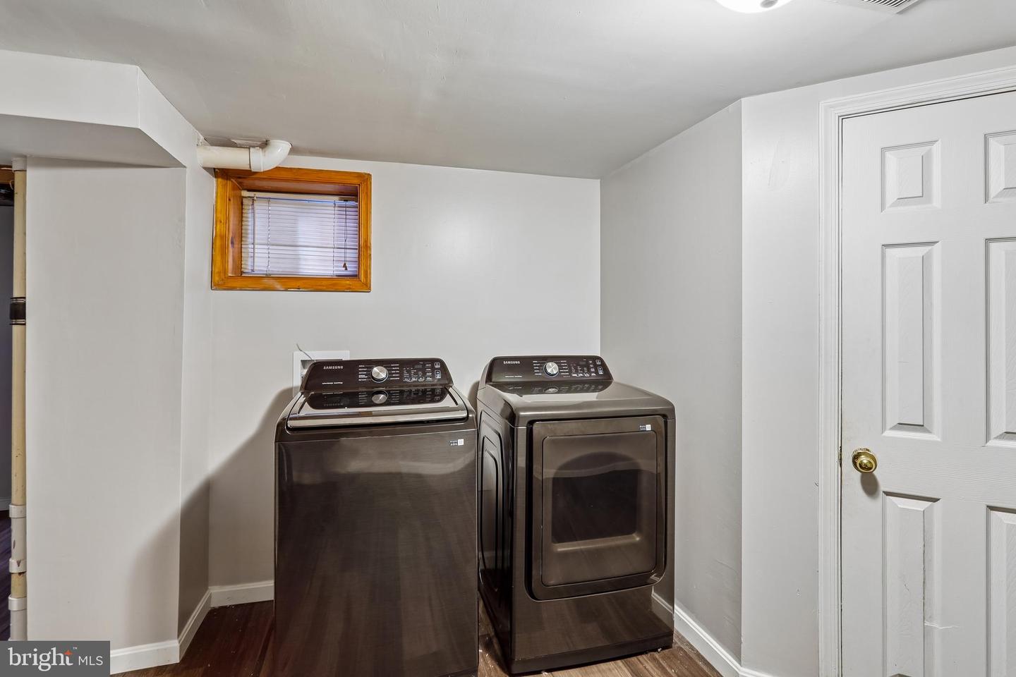 147 Denison St Property Photo 19