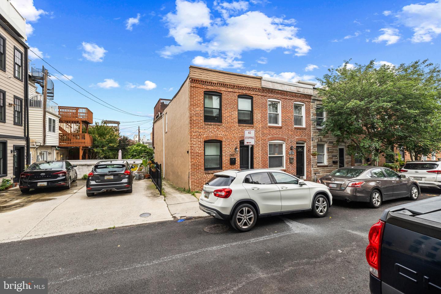 601 S Rose St Property Photo 1