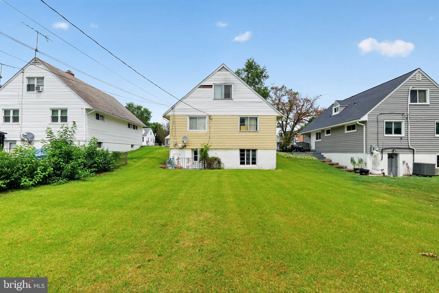 2729 Chesley Ave Property Photo 24