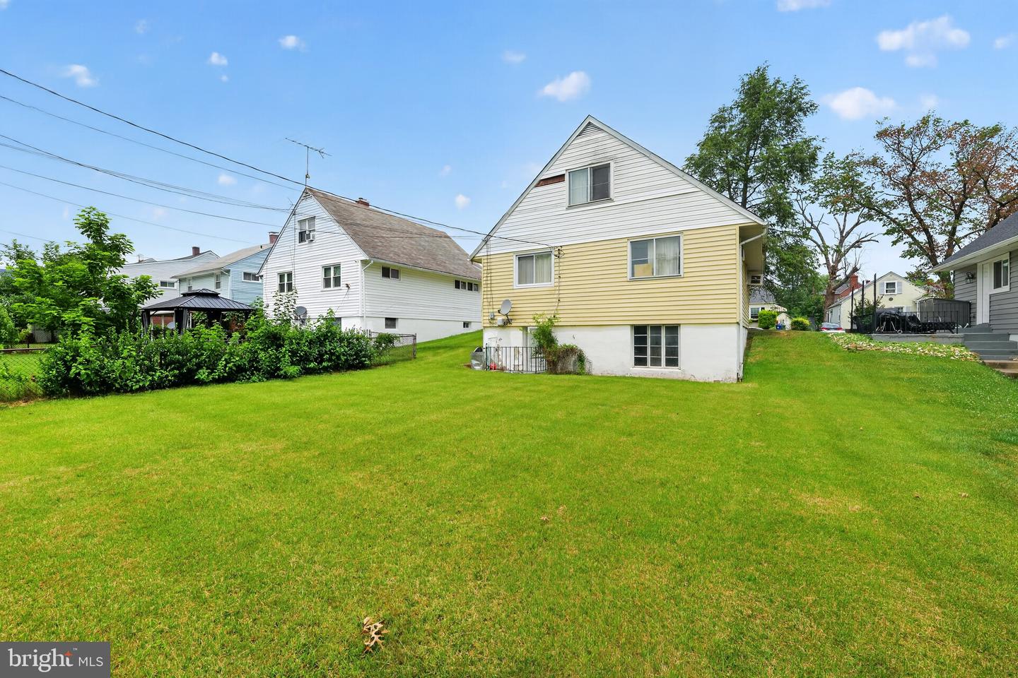 2729 Chesley Ave Property Photo 25