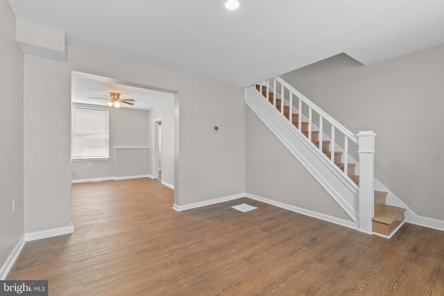 3427 RAVENWOOD AVE Property Photo 1
