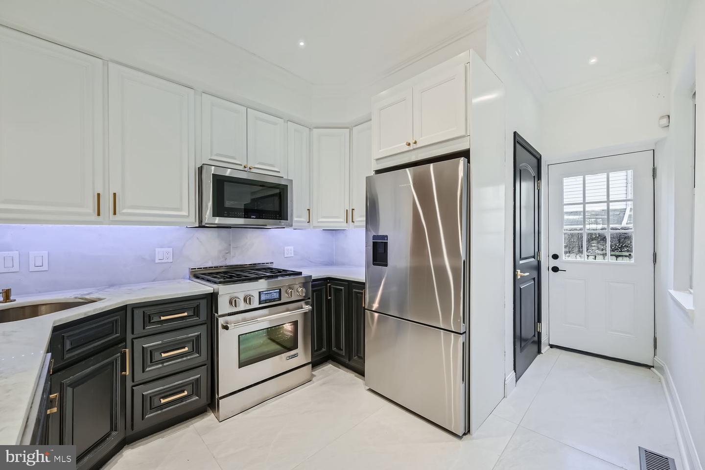 27 Birckhead St Property Photo 13