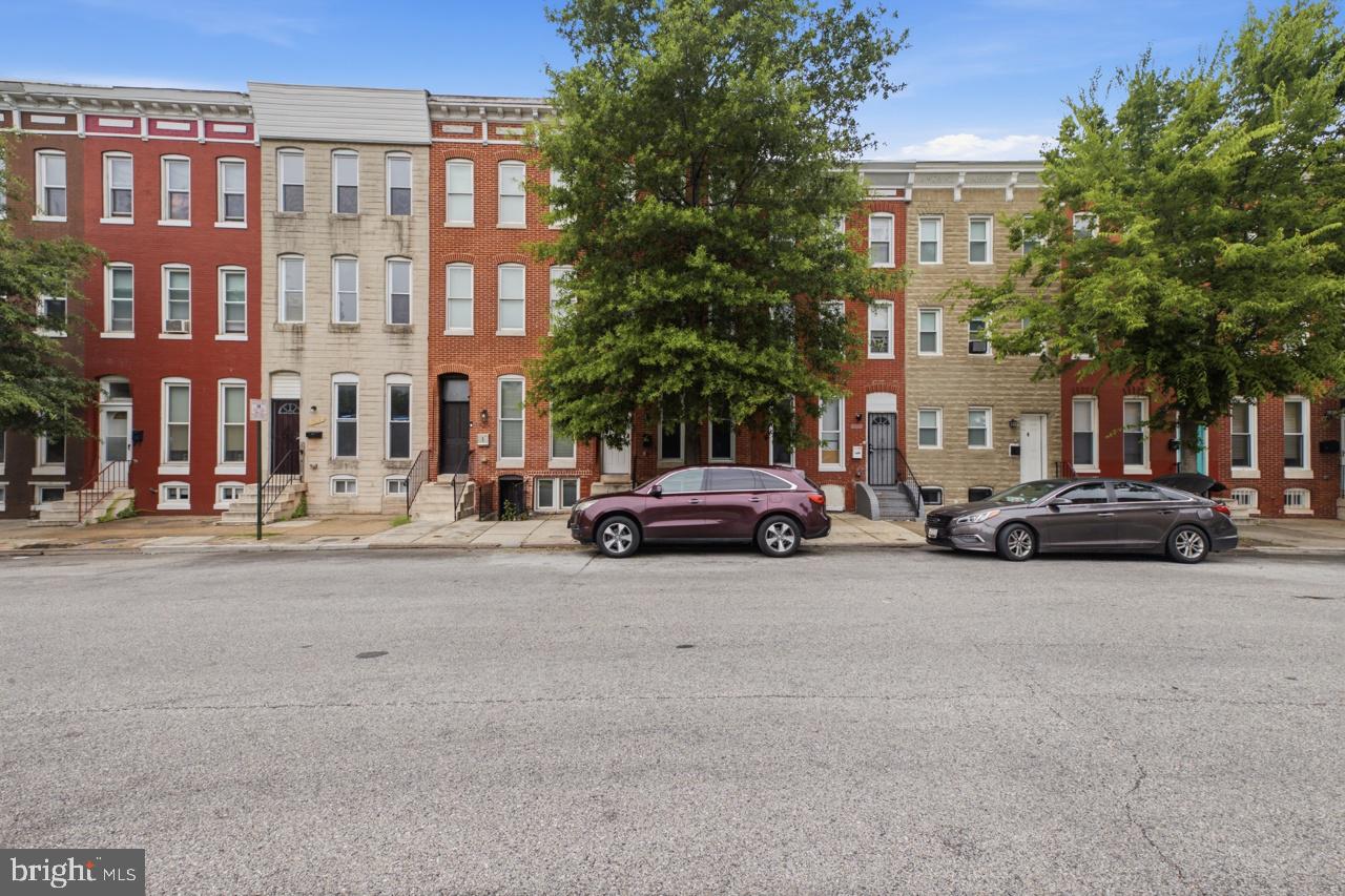 1422 N Eden St Property Photo 2