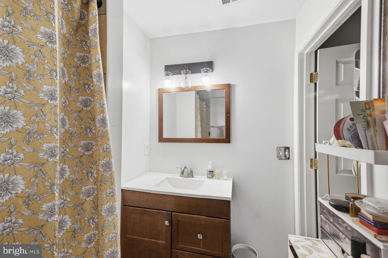 1422 N Eden St Property Photo 23