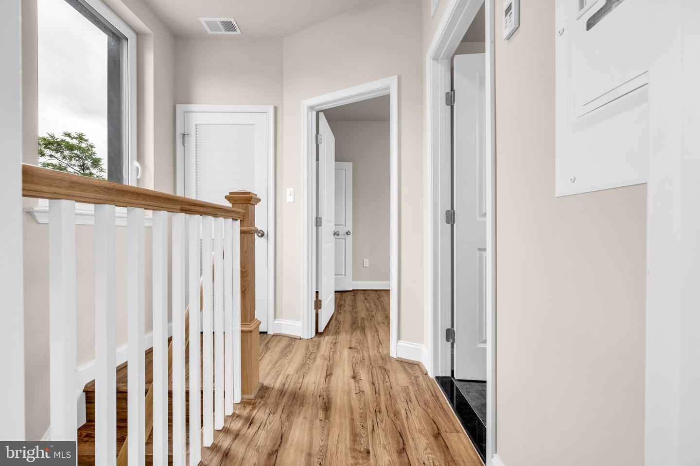 1129-unit A Monroe Cir Property Photo 11
