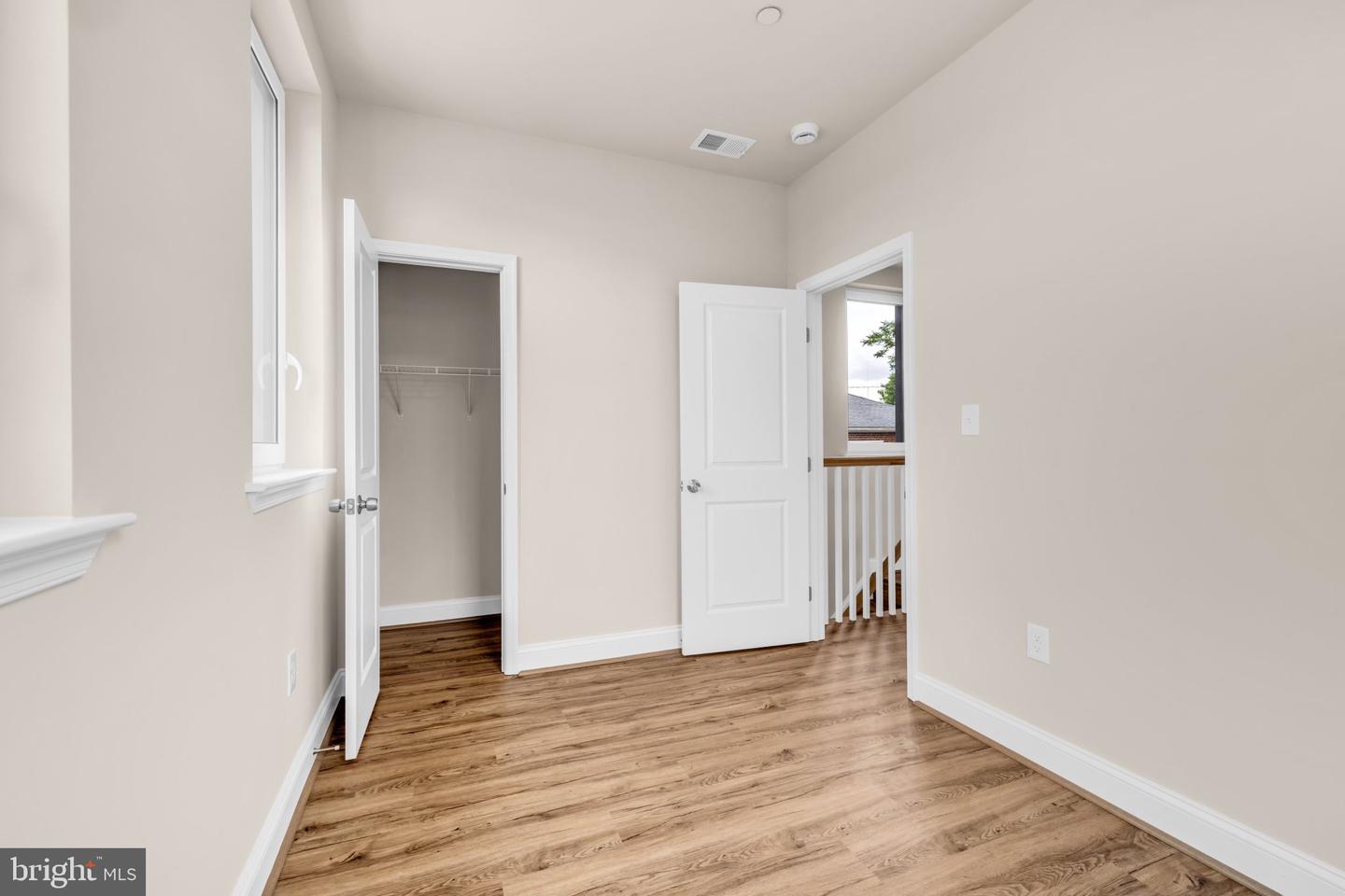 1129-unit A Monroe Cir Property Photo 15