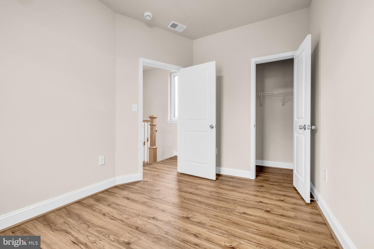 1129-unit A Monroe Cir Property Photo 16