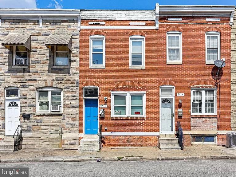 3712 E Lombard St Property Photo 1