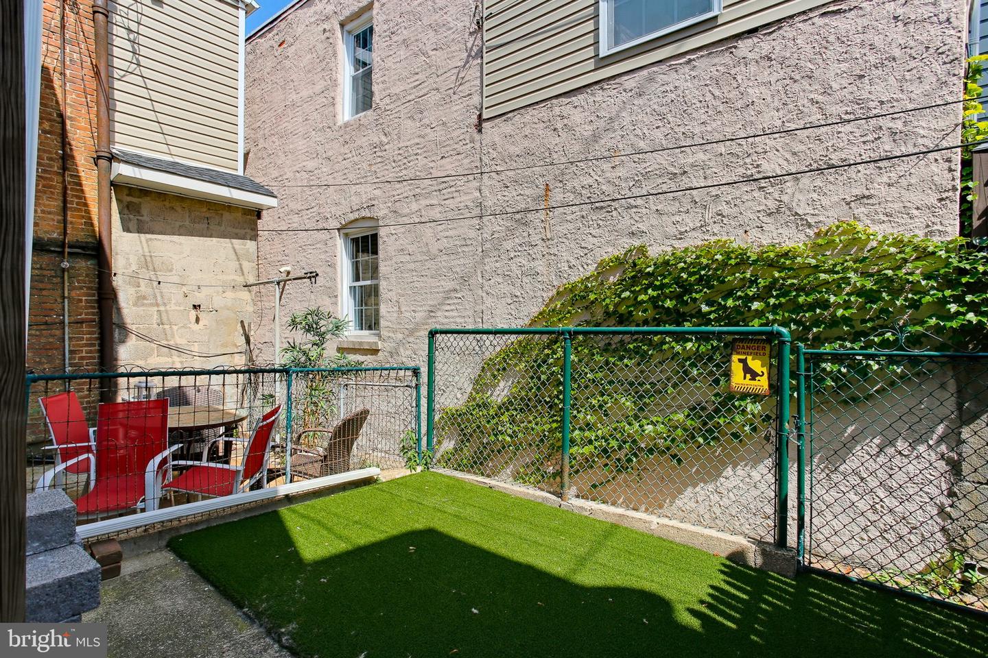 2712 Dillon St Property Photo 20