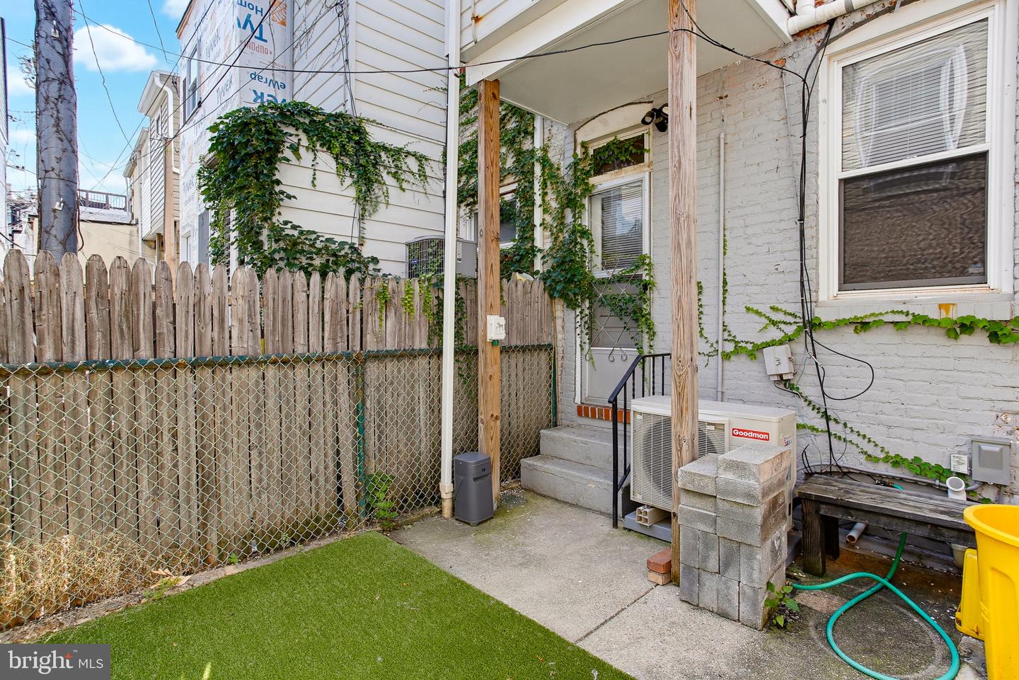 2712 Dillon St Property Photo 22