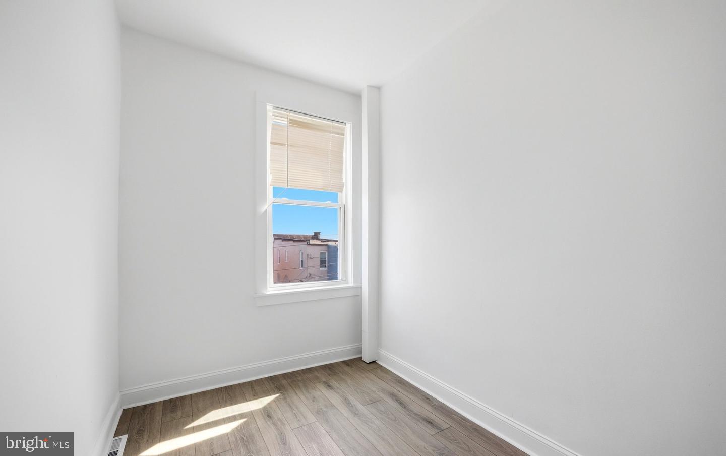 759 Linnard St Property Photo 15