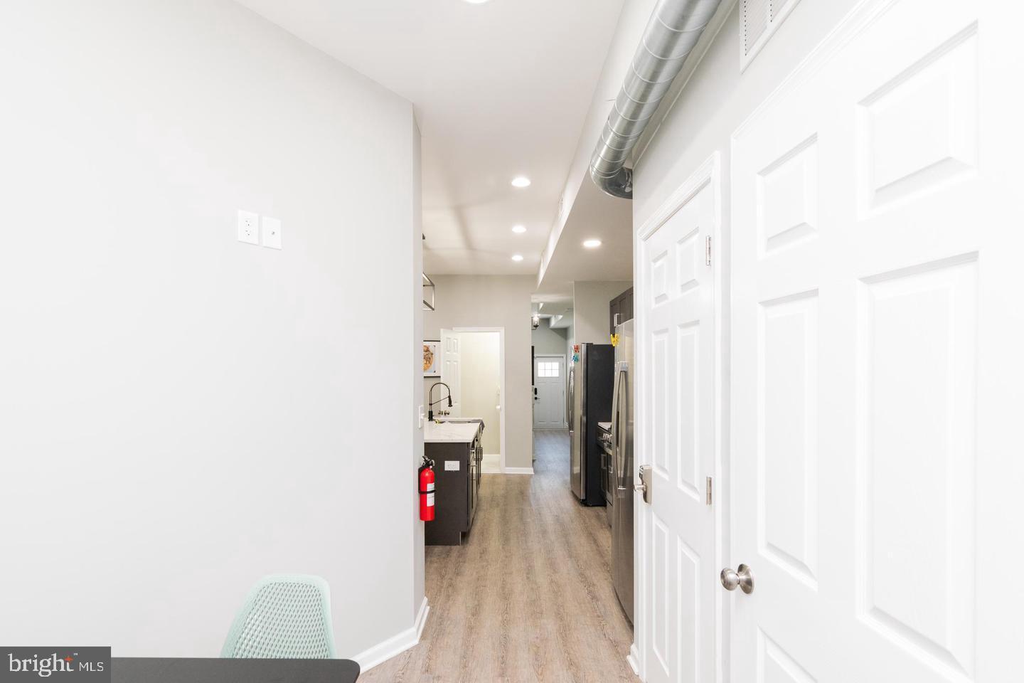 942 N Broadway Property Photo 11