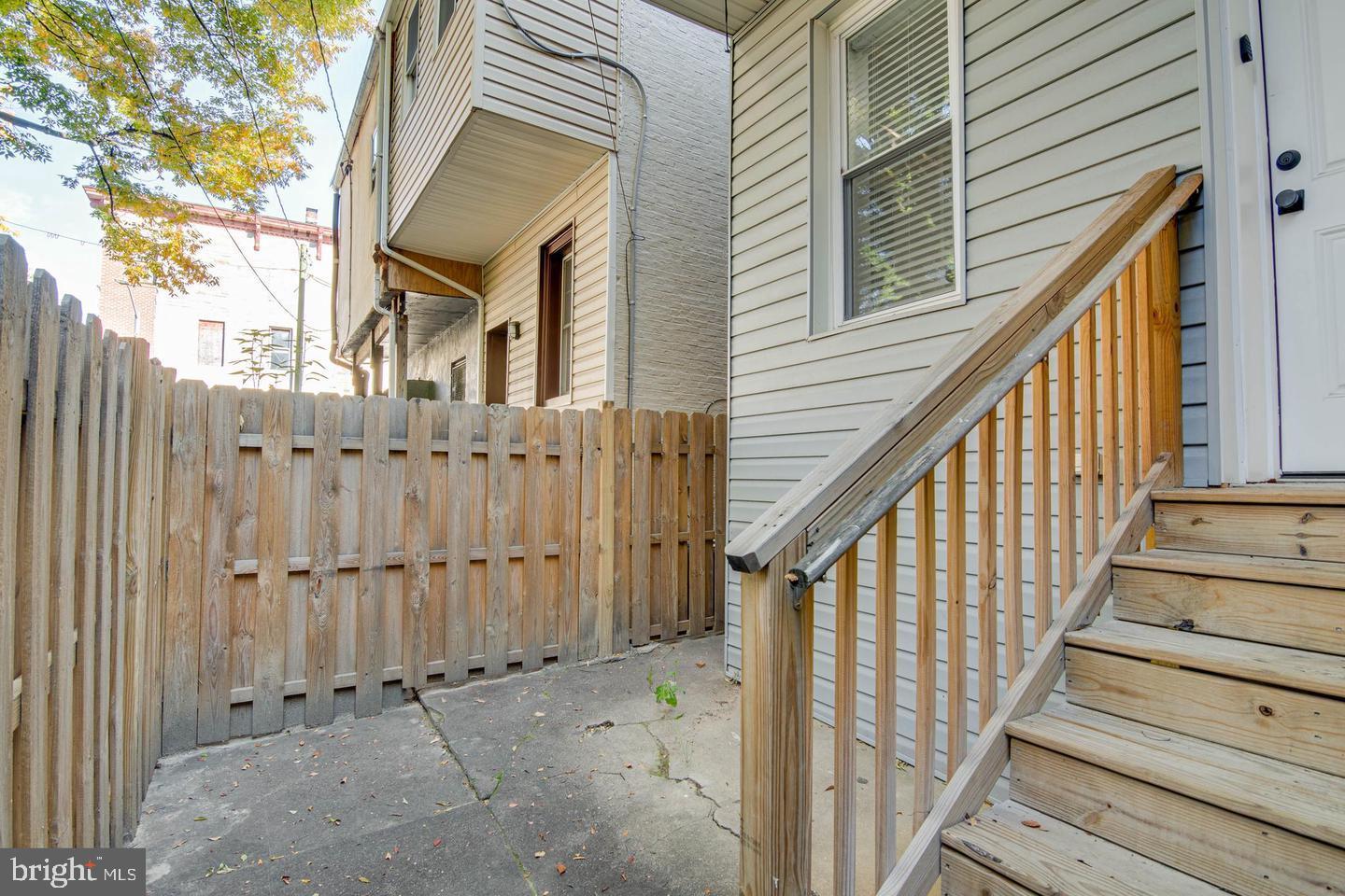 942 N Broadway Property Photo 25
