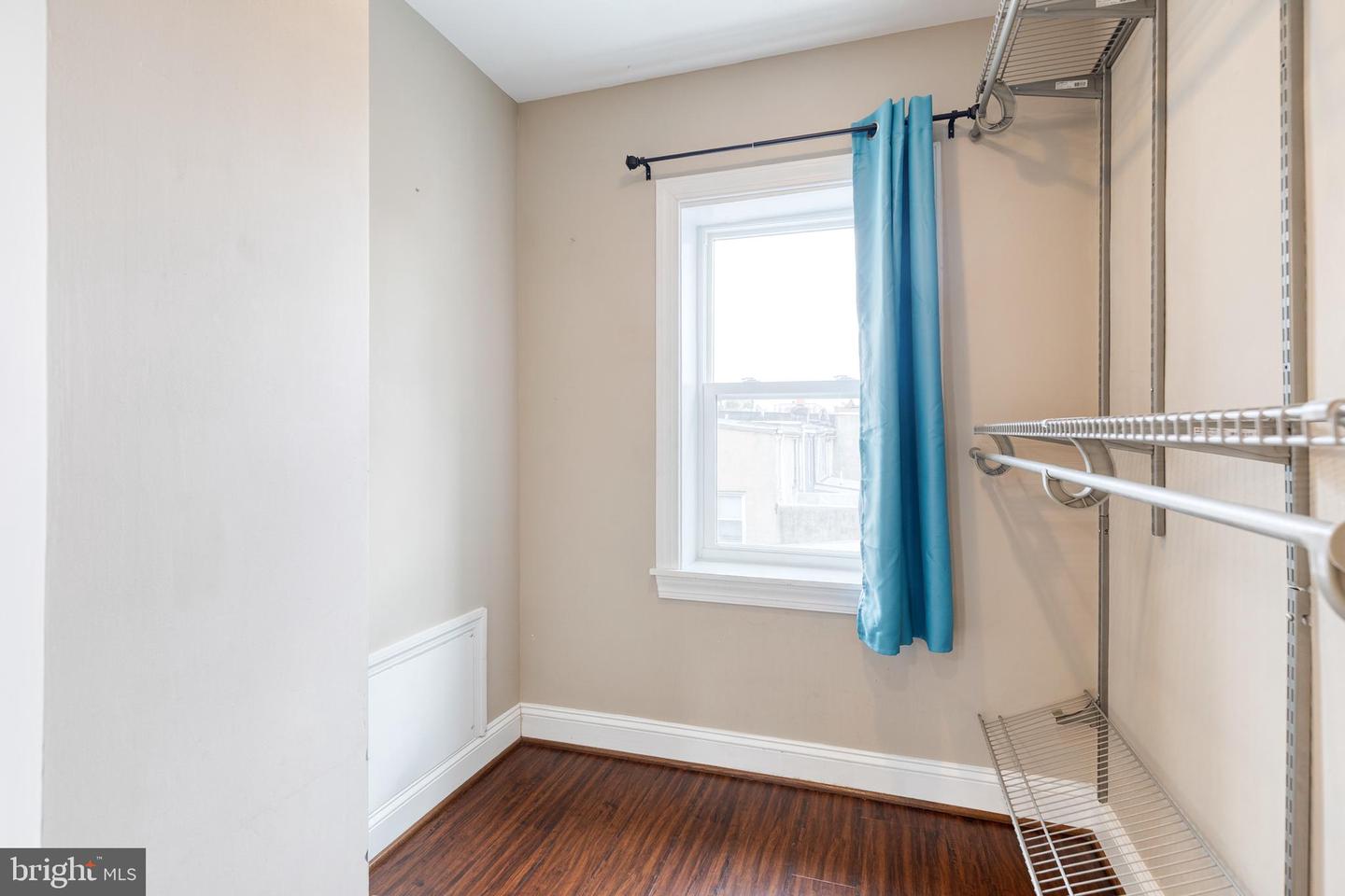 2049 Division St Property Photo 28
