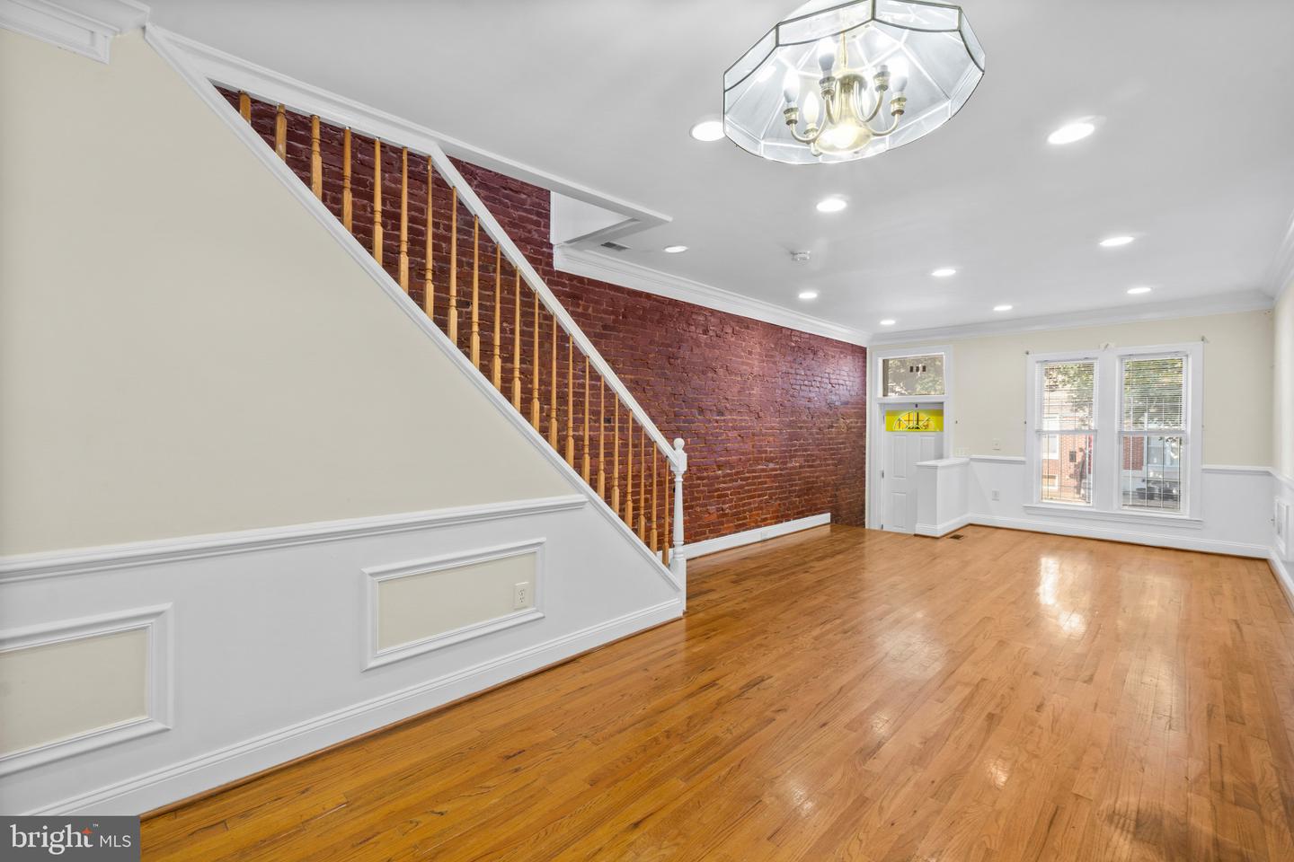 514 N Milton Ave Property Photo 5