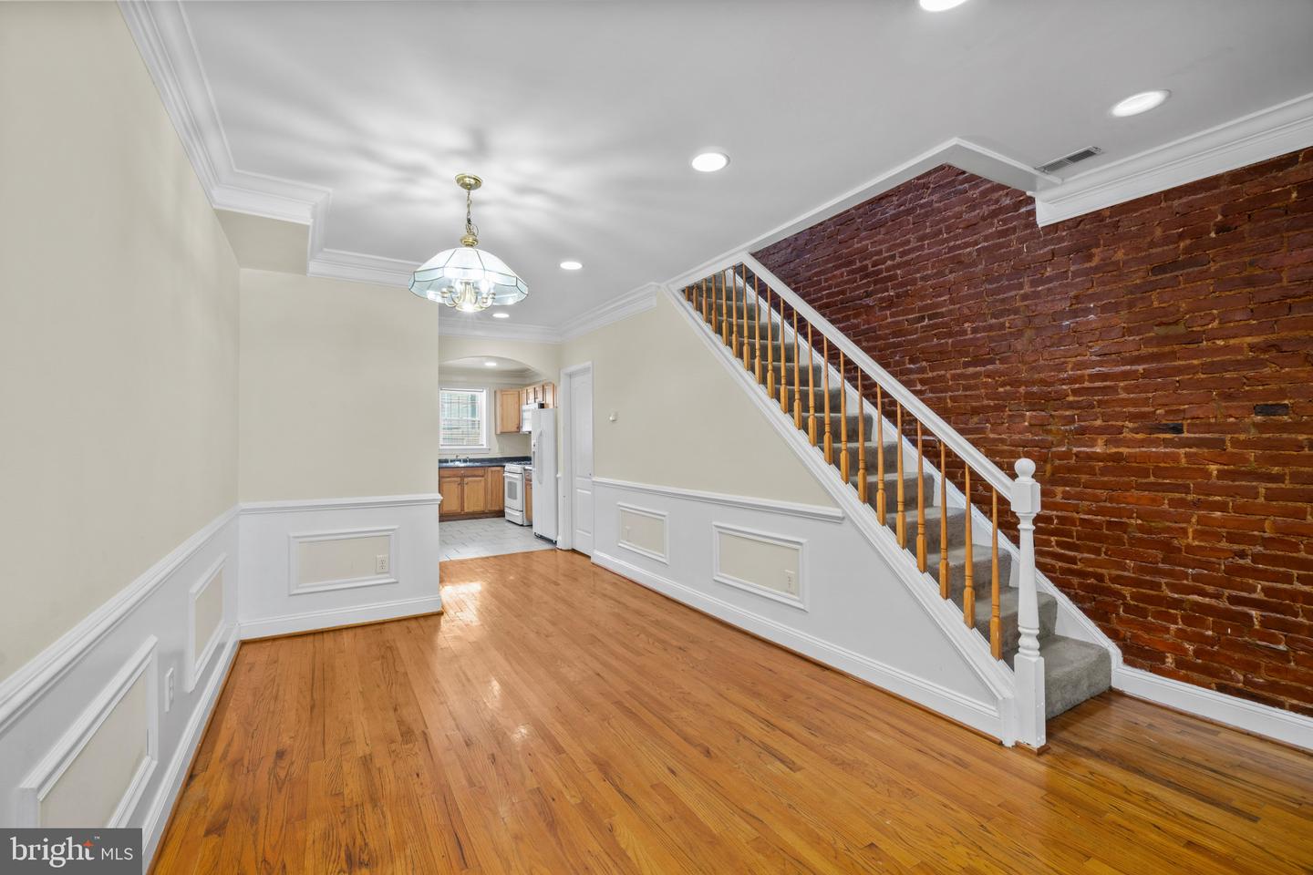 514 N Milton Ave Property Photo 6