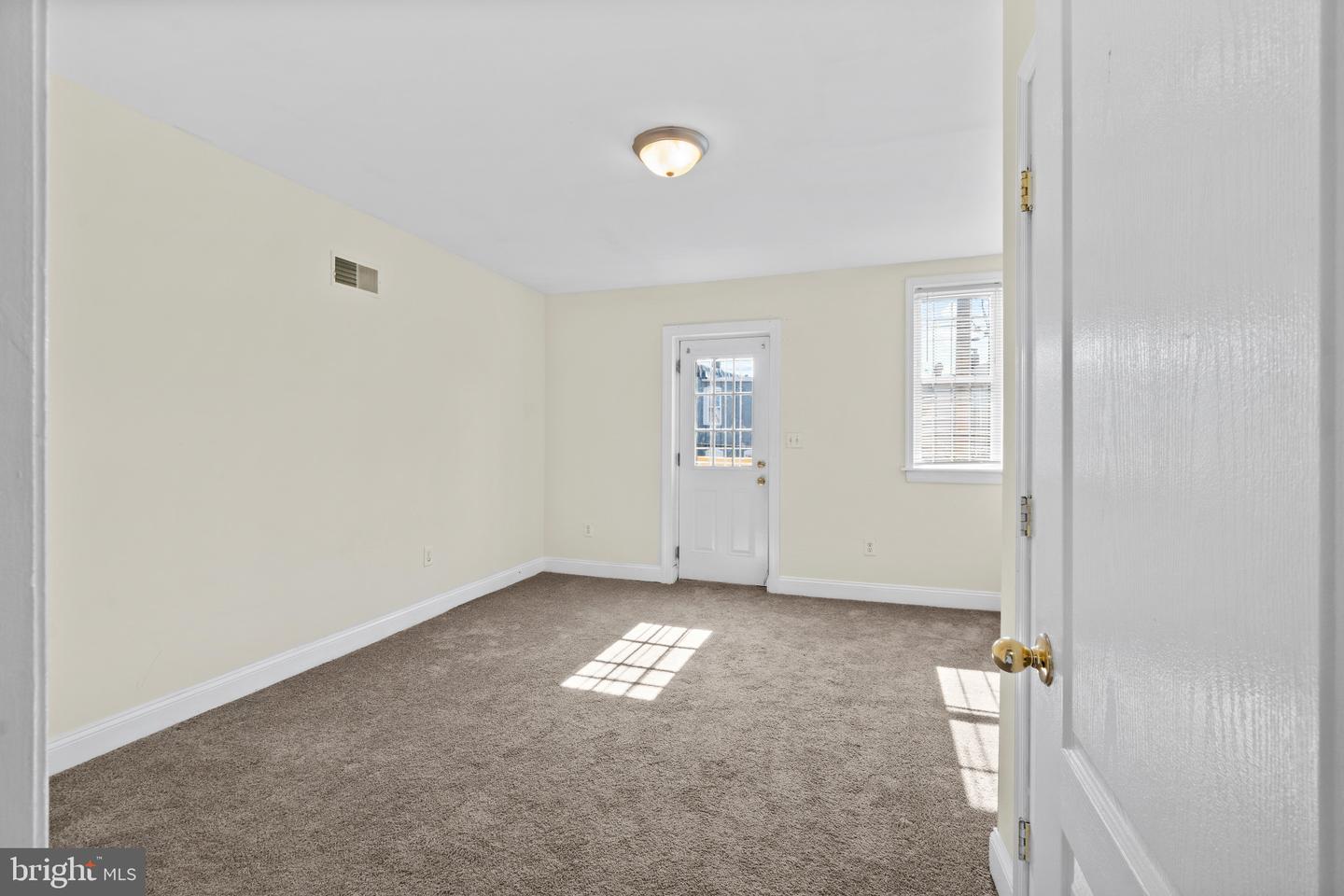 514 N Milton Ave Property Photo 15