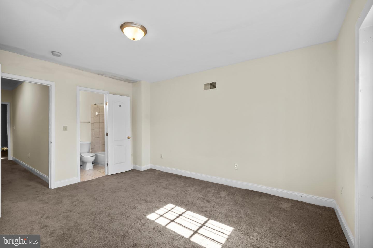 514 N Milton Ave Property Photo 22