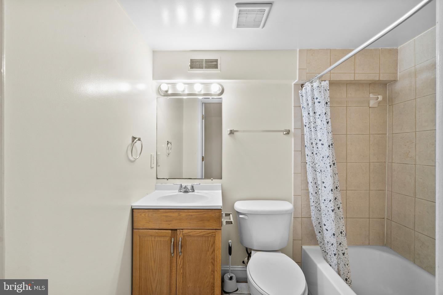 514 N Milton Ave Property Photo 27