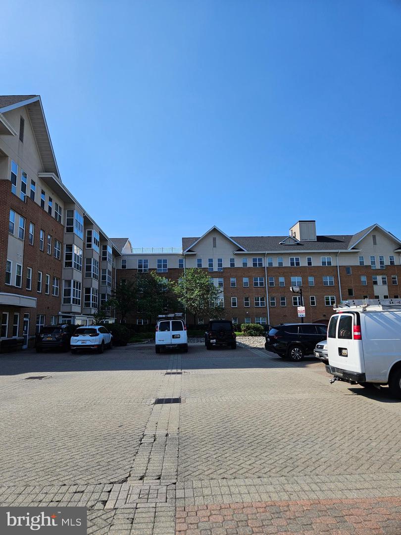 23 PIERSIDE DR #411