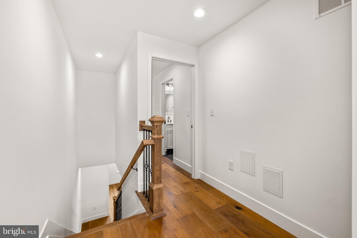 1220 N Eden St Property Photo 26