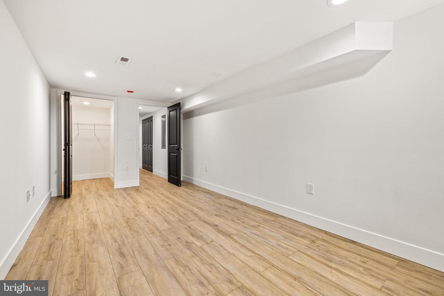 1220 N Eden St Property Photo 48