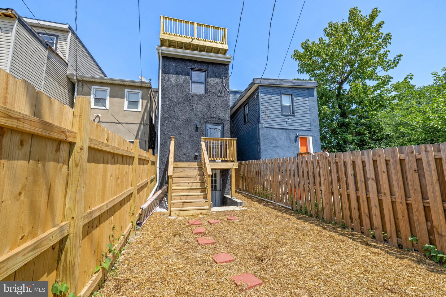 1220 N Eden St Property Photo 52