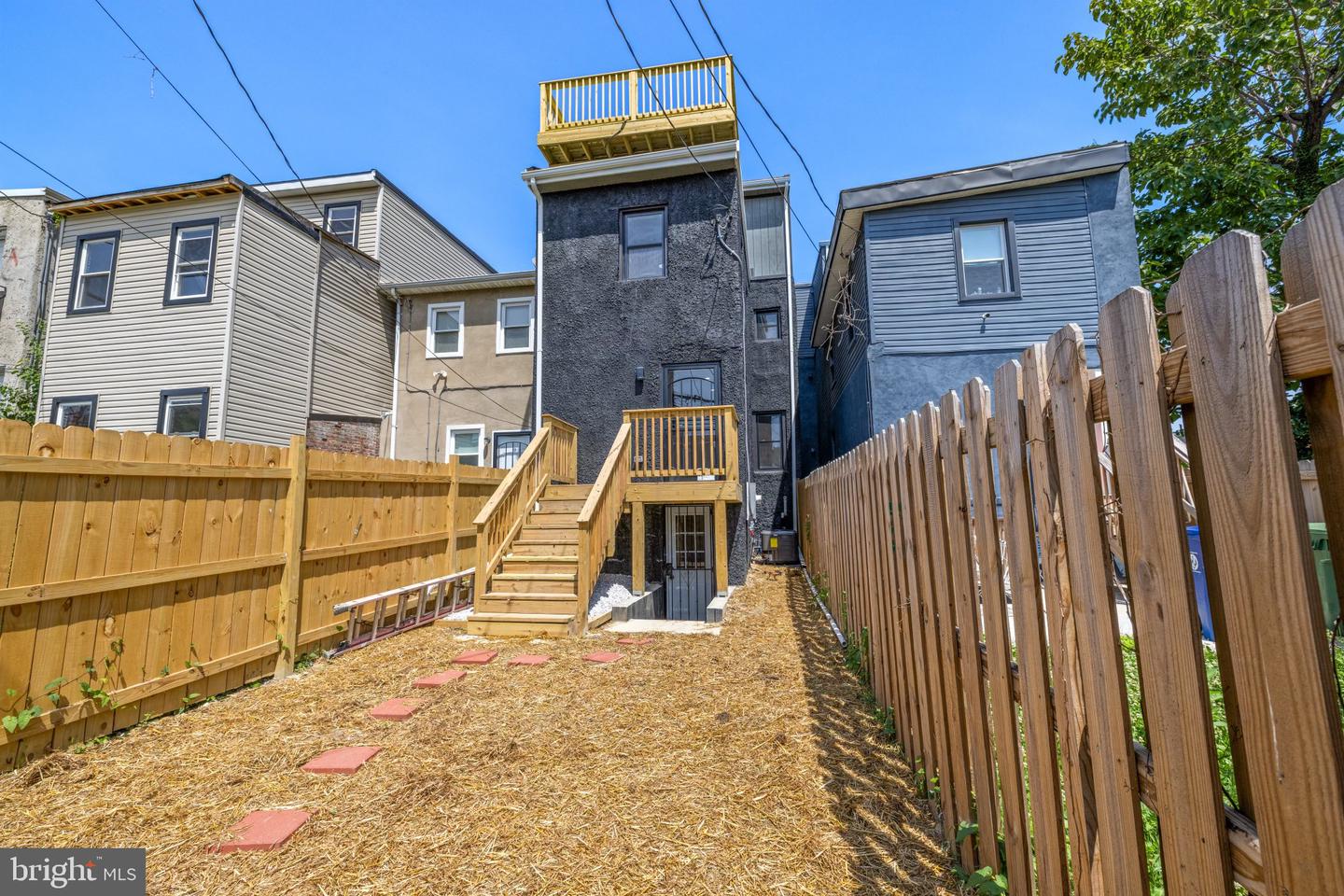 1220 N Eden St Property Photo 54