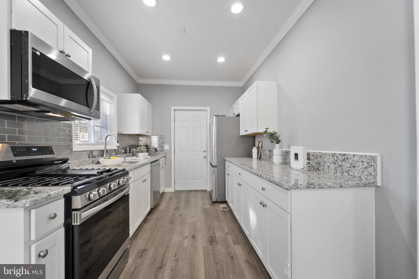 2808 Chelsea Ter Property Photo 6